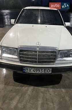 Седан Mercedes-Benz E-Class 1989 в Деражні