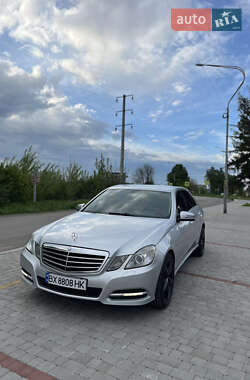Седан Mercedes-Benz E-Class 2011 в 