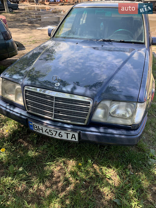 Mercedes-Benz E-Class 1995