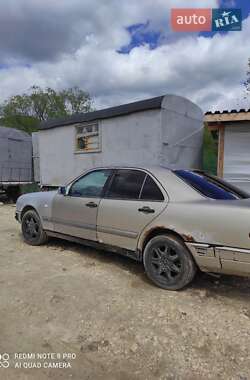 Седан Mercedes-Benz E-Class 1997 в 