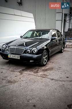 Седан Mercedes-Benz E-Class 2000 в Каменском