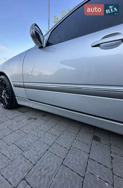 Седан Mercedes-Benz E-Class 2000 в 