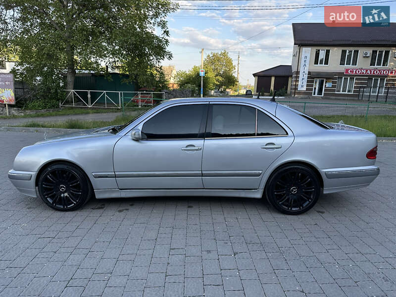 Седан Mercedes-Benz E-Class 2000 в 