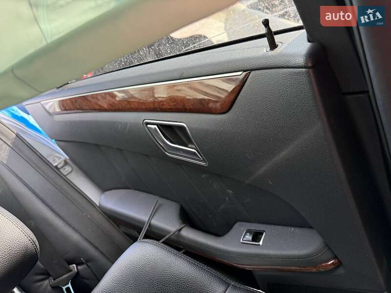 Седан Mercedes-Benz E-Class 2012 в Білій Церкві