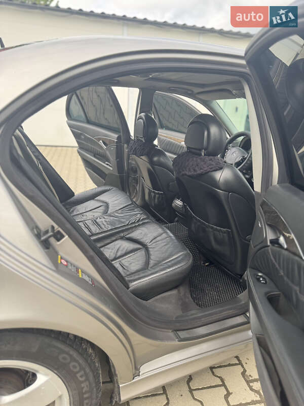 Седан Mercedes-Benz E-Class 2004 в Чернівцях