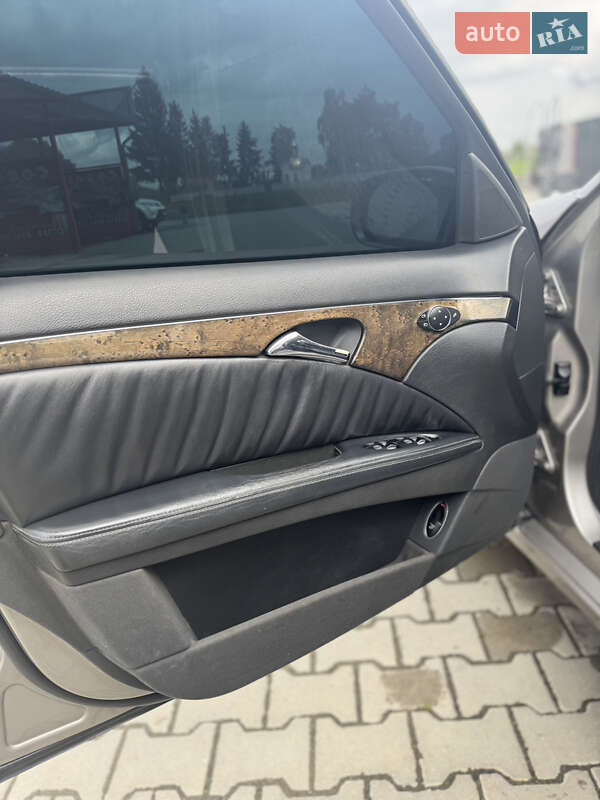 Седан Mercedes-Benz E-Class 2004 в Чернівцях