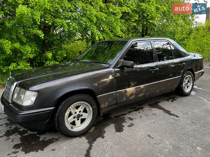 Седан Mercedes-Benz E-Class 1990 в Костопілі