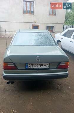 Седан Mercedes-Benz E-Class 1987 в 