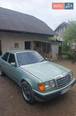 Седан Mercedes-Benz E-Class 1987 в 