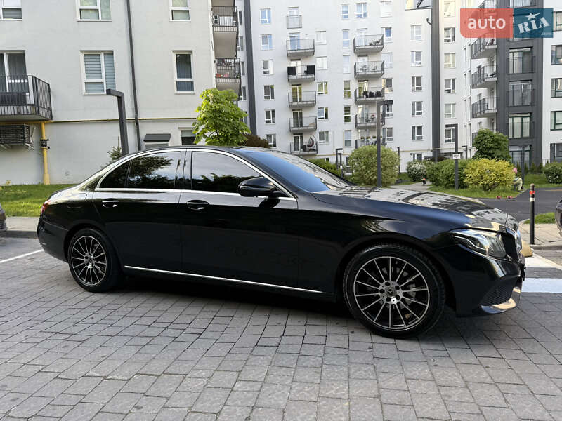 Седан Mercedes-Benz E-Class 2016 в Львове