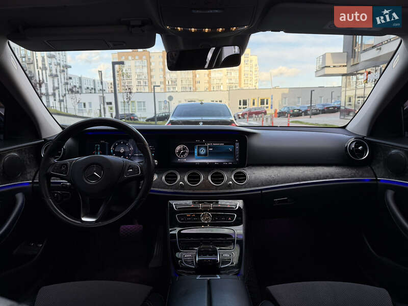 Седан Mercedes-Benz E-Class 2016 в Львове