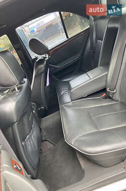 Седан Mercedes-Benz E-Class 2001 в 