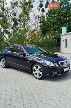 Седан Mercedes-Benz E-Class 2010 в Виннице