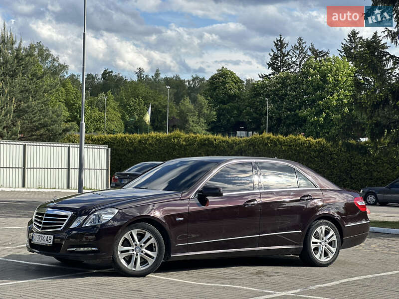 Седан Mercedes-Benz E-Class 2010 в Луцке