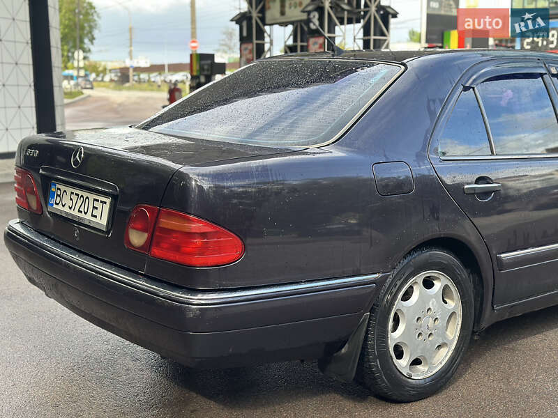 Седан Mercedes-Benz E-Class 1996 в Тернополі
