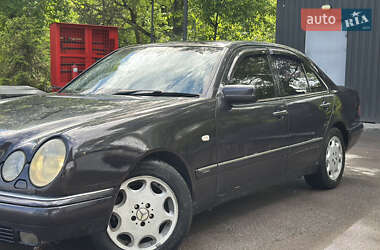 Седан Mercedes-Benz E-Class 1996 в 