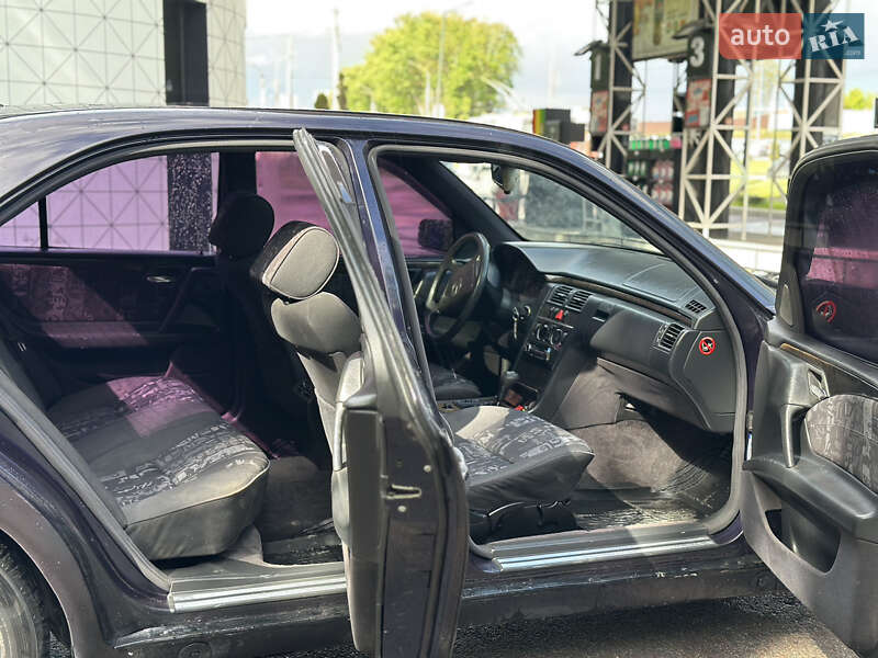 Седан Mercedes-Benz E-Class 1996 в Тернополі