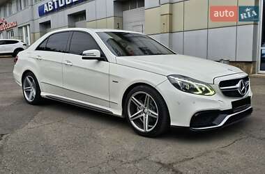 Седан Mercedes-Benz E-Class 2011 в 