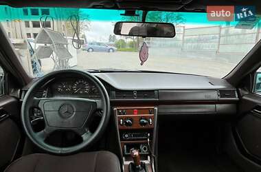 Седан Mercedes-Benz E-Class 1994 в 