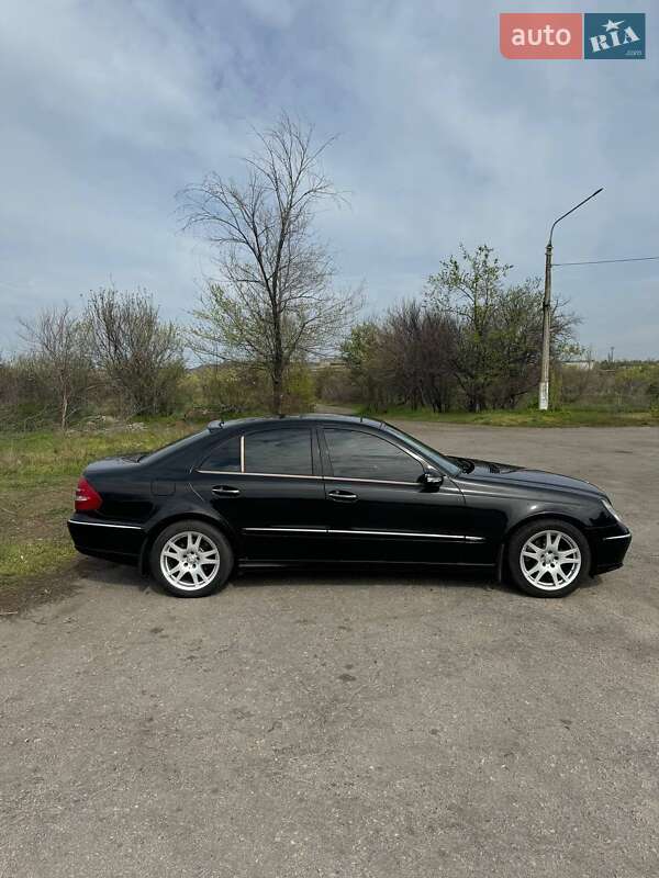 Седан Mercedes-Benz E-Class 2005 в Кривом Роге