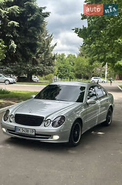 Седан Mercedes-Benz E-Class 2003 в Ровно