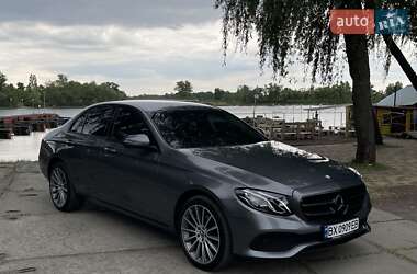 Седан Mercedes-Benz E-Class 2016 в 