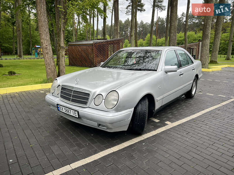 Седан Mercedes-Benz E-Class 1998 в 