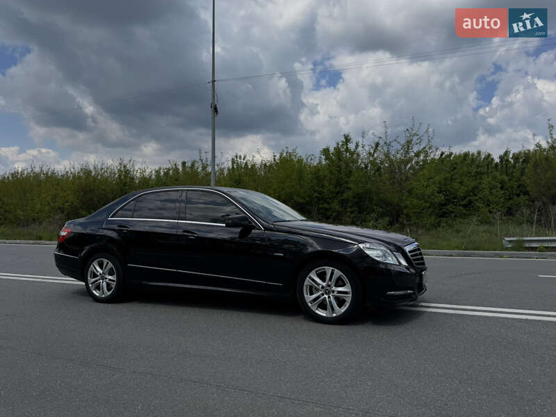 Седан Mercedes-Benz E-Class 2010 в Хмельницькому