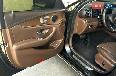 Седан Mercedes-Benz E-Class 2017 в 