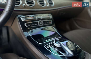 Седан Mercedes-Benz E-Class 2017 в 