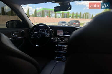 Седан Mercedes-Benz E-Class 2017 в 