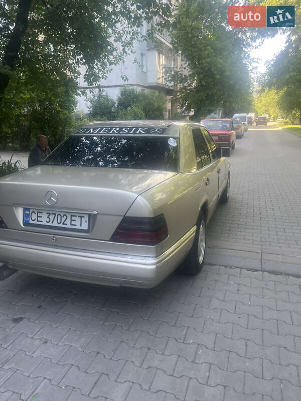 Седан Mercedes-Benz E-Class 1993 в Чернівцях