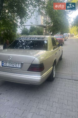 Седан Mercedes-Benz E-Class 1993 в 