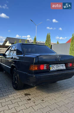 Седан Mercedes-Benz E-Class 1987 в 