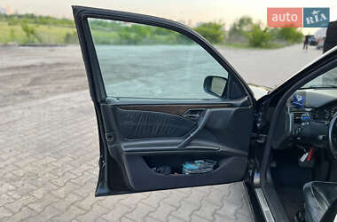 Седан Mercedes-Benz E-Class 2001 в 
