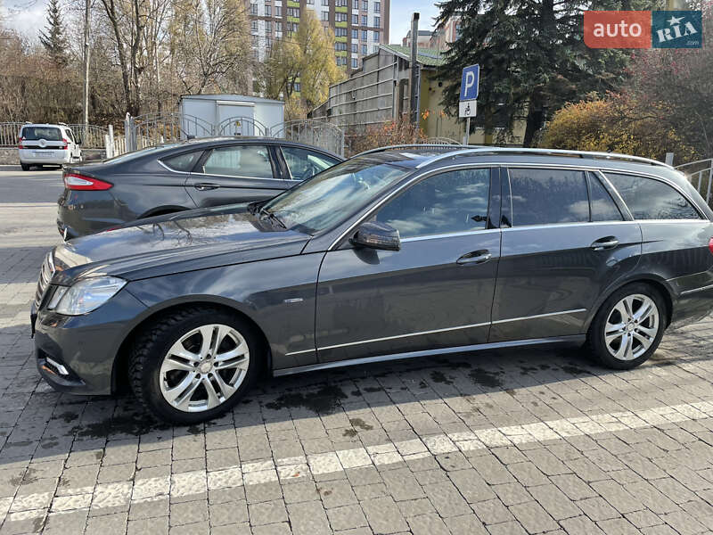 Універсал Mercedes-Benz E-Class 2009 в Тернополі