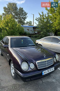 Седан Mercedes-Benz E-Class 1998 в Киеве