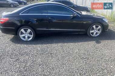 Купе Mercedes-Benz E-Class 2012 в 