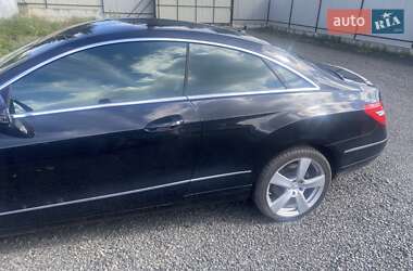 Купе Mercedes-Benz E-Class 2012 в 