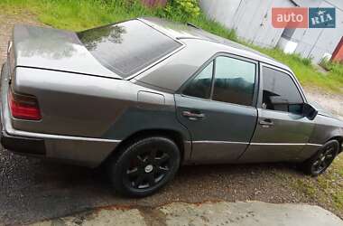 Седан Mercedes-Benz E-Class 1989 в 