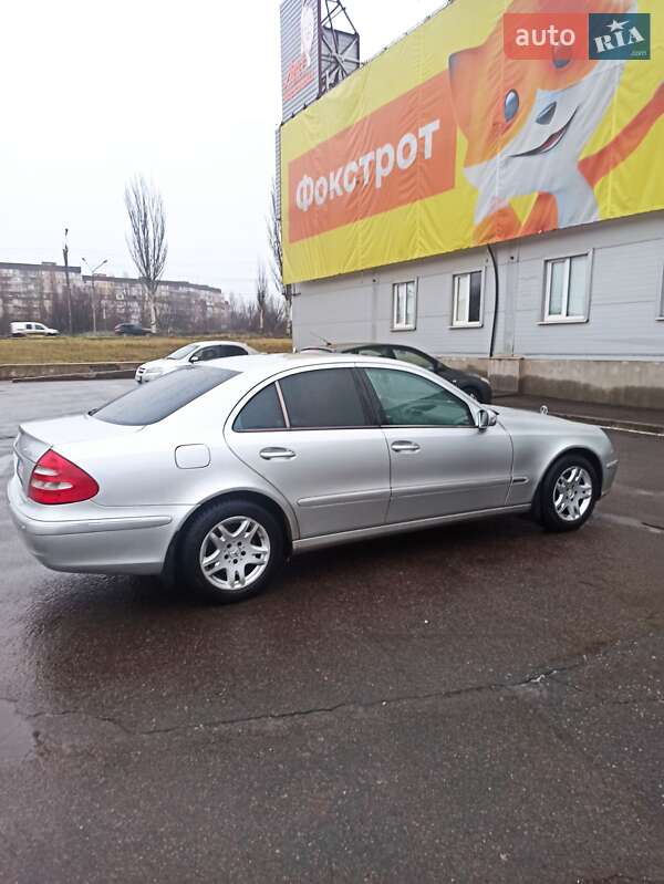 Седан Mercedes-Benz E-Class 2004 в Кривом Роге