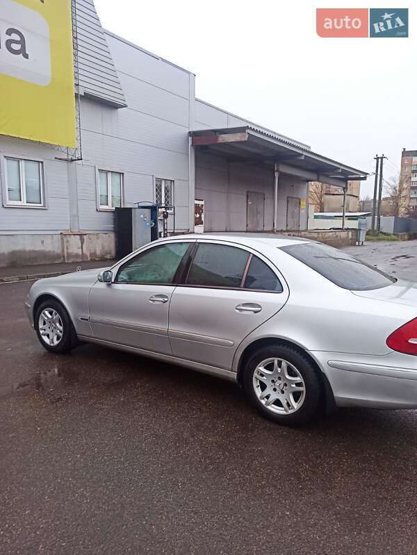 Седан Mercedes-Benz E-Class 2004 в Кривом Роге