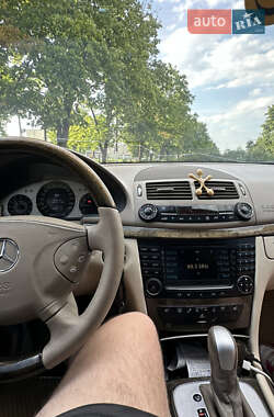 Седан Mercedes-Benz E-Class 2004 в 