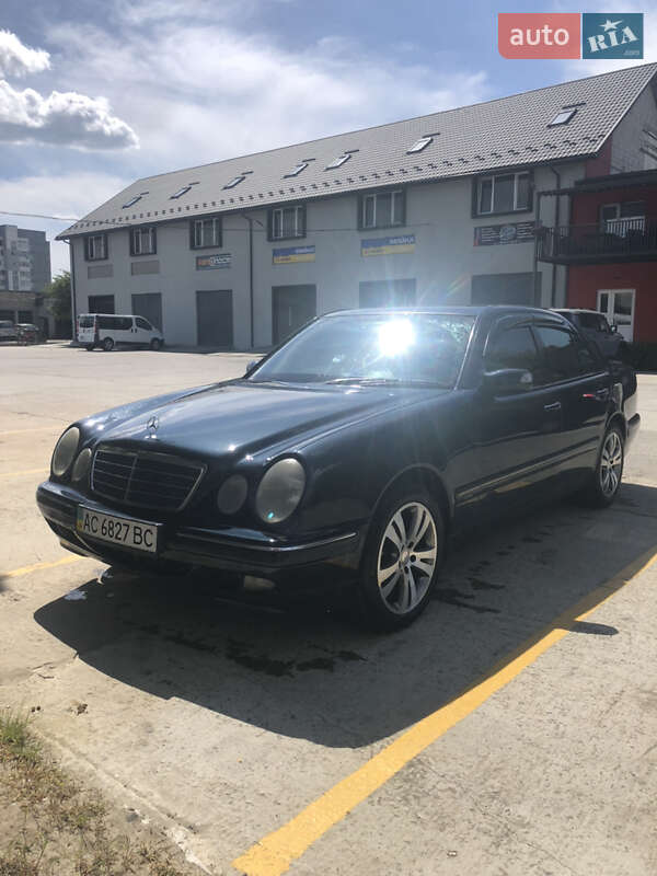 Седан Mercedes-Benz E-Class 1999 в 