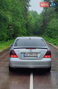 Седан Mercedes-Benz E-Class 2003 в 