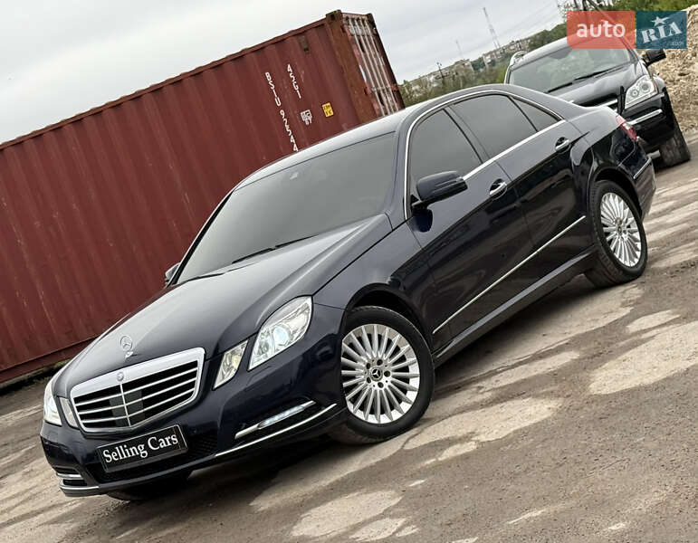 Седан Mercedes-Benz E-Class 2012 в Ровно