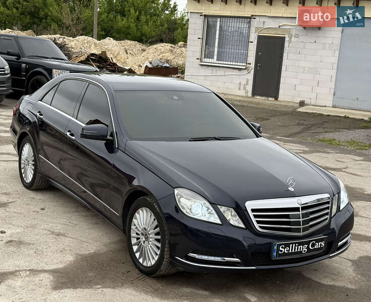 Седан Mercedes-Benz E-Class 2012 в Ровно