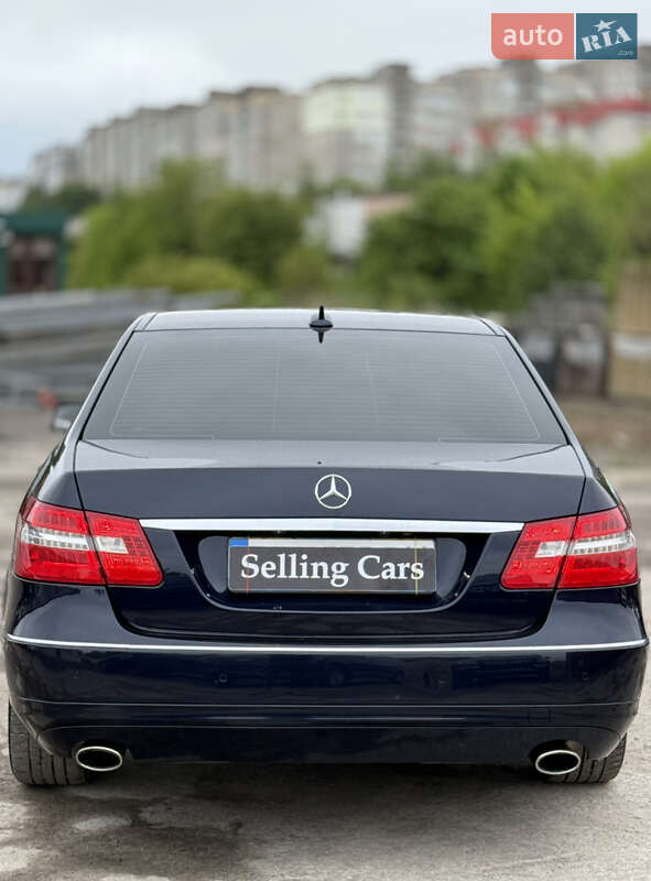 Седан Mercedes-Benz E-Class 2012 в Ровно