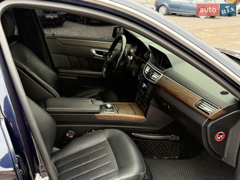Седан Mercedes-Benz E-Class 2012 в Ровно