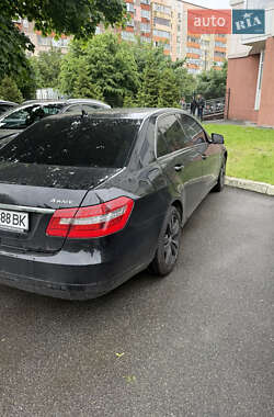 Седан Mercedes-Benz E-Class 2011 в 